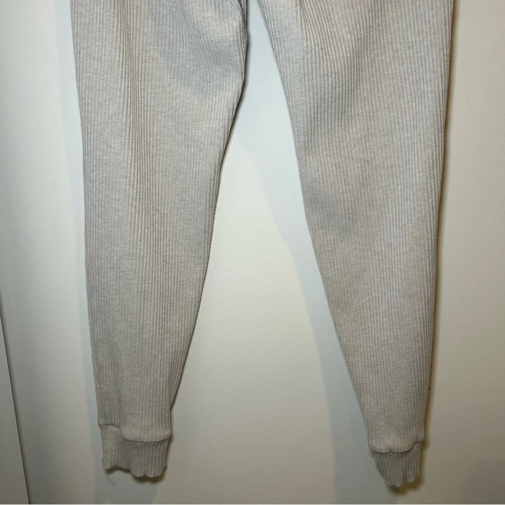 Alo Yoga Muse Sweatpant Tan Size Small